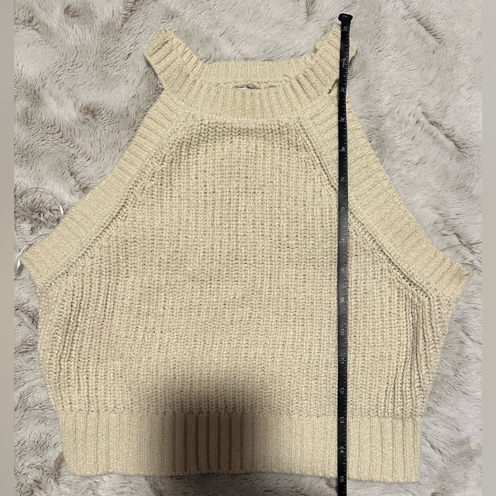 Hunter & Brown Cream Acrylic Halter Knit Crop Top - Picture 3 of 8